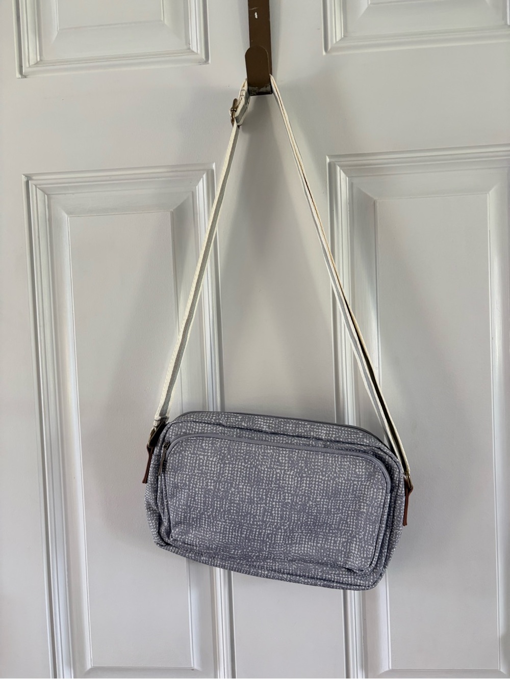 Thirty-One Gray Crossbody Organizer Bag